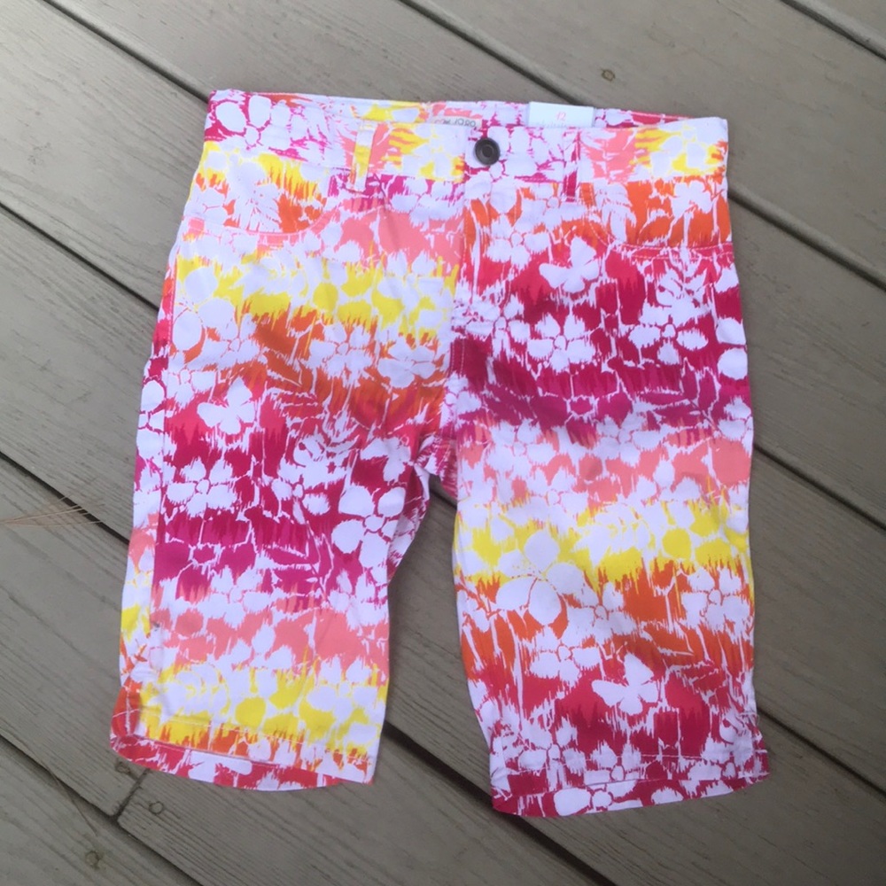 NWT 1089 Place Girls floral pattern shorts, Size: 12